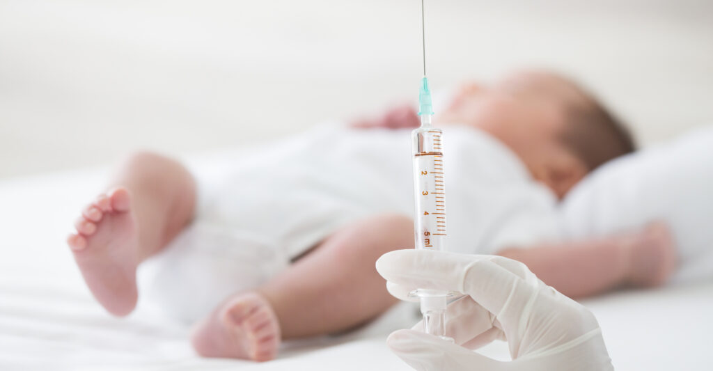 Vacunación a bebes contra el virus VRS 8 vacunas