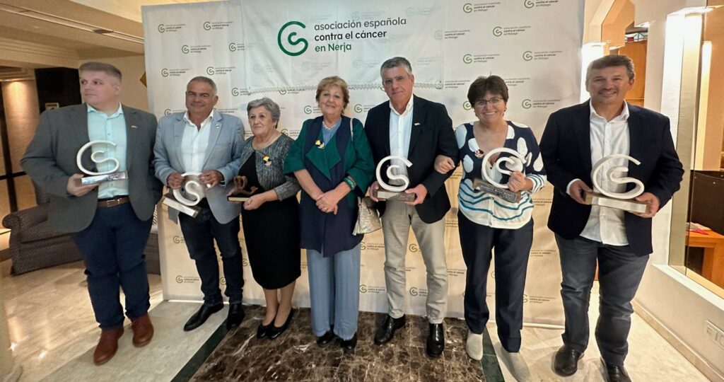 La Asociación Española Contra el Cáncer de Nerja celebró el viernes su cena benéfica 1 aociacion