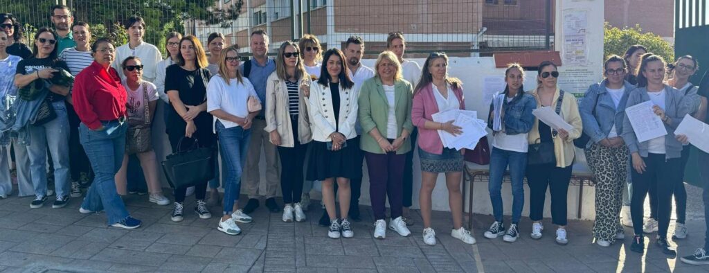 El colegio Narixa se moviliza para que la Junta de andalucía no elimine la segunda línea de 3 años 2 narixa