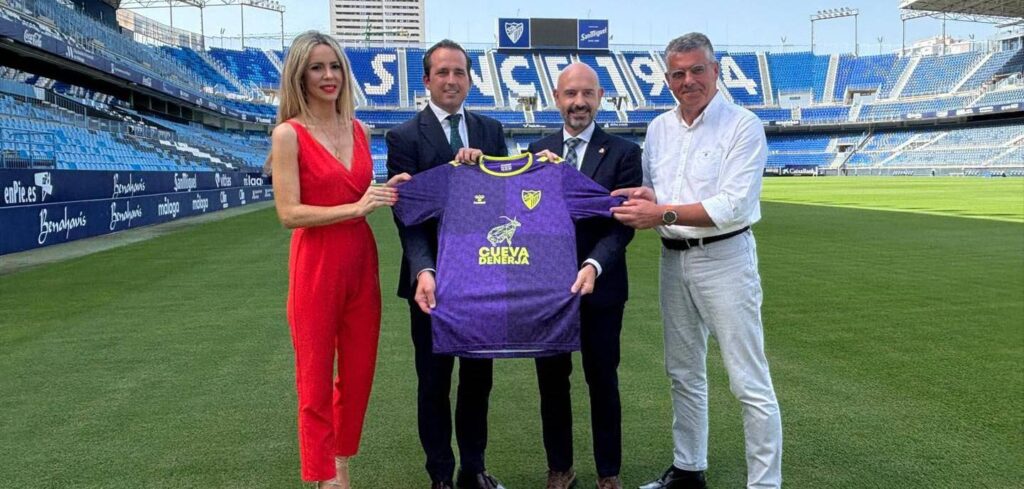 el Málaga lucirá en su camiseta publicidad de la Cueva de Nerja 9 malagacuf